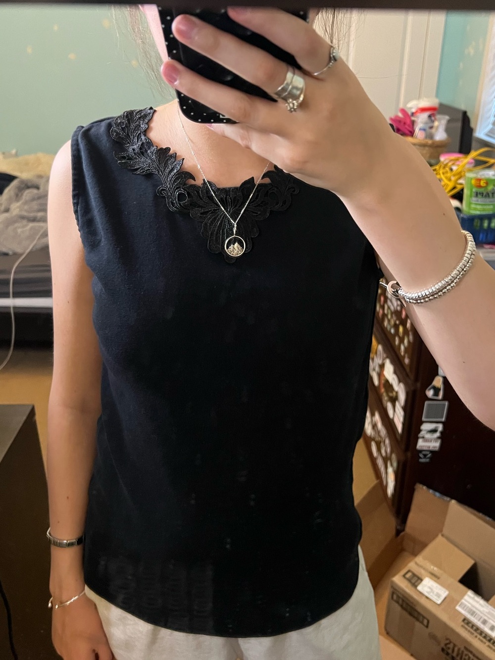 Black detailed tank
